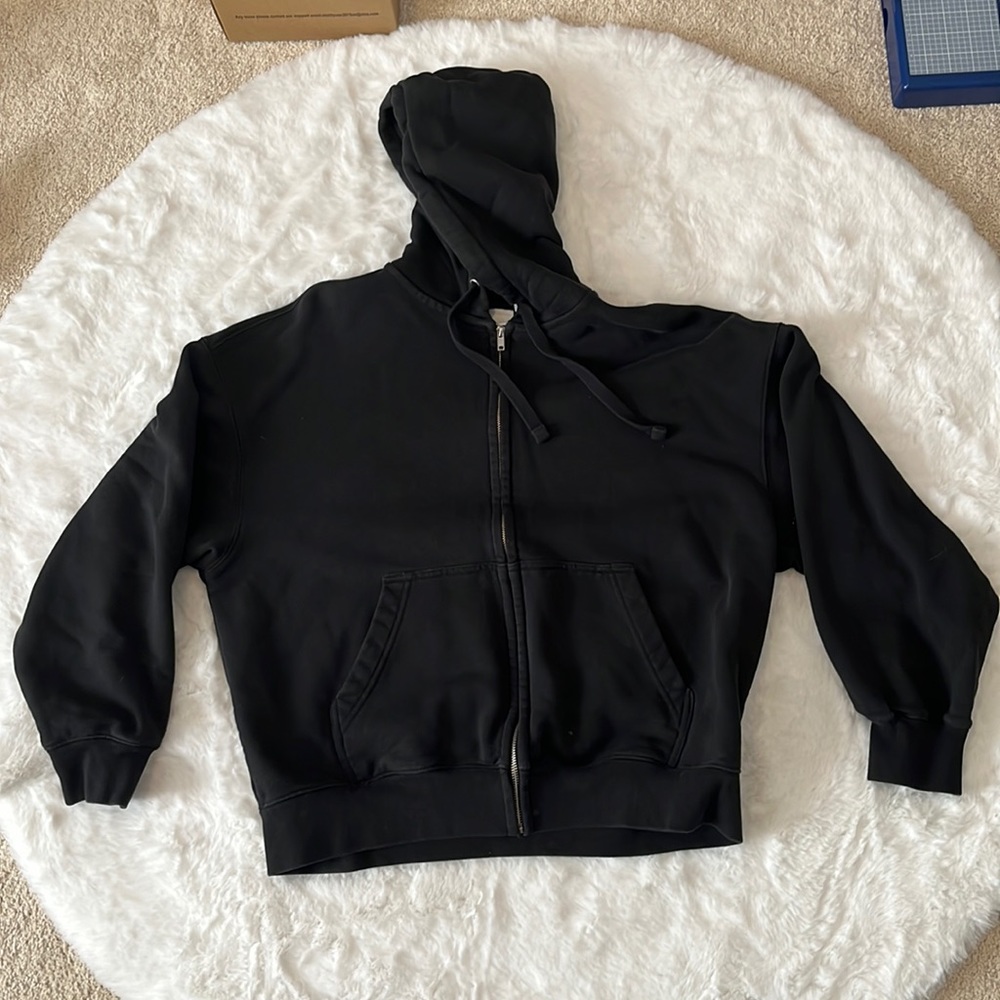H&M black zip up hoodie